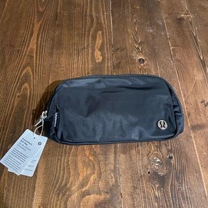 Lululemon everywhere belt bag